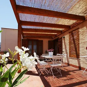 scudaniglio-apartments.sicilyhotelsitaly.net/