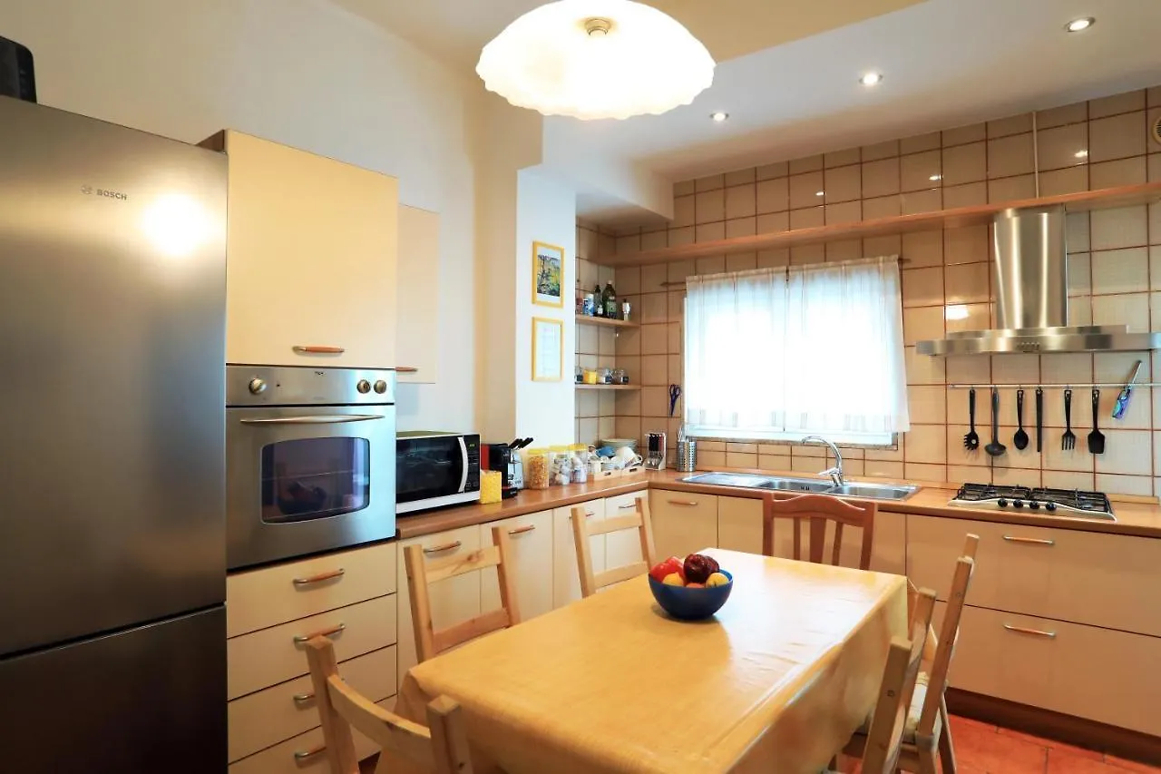 Primo Piano Guesthouse - Bari Policlinico