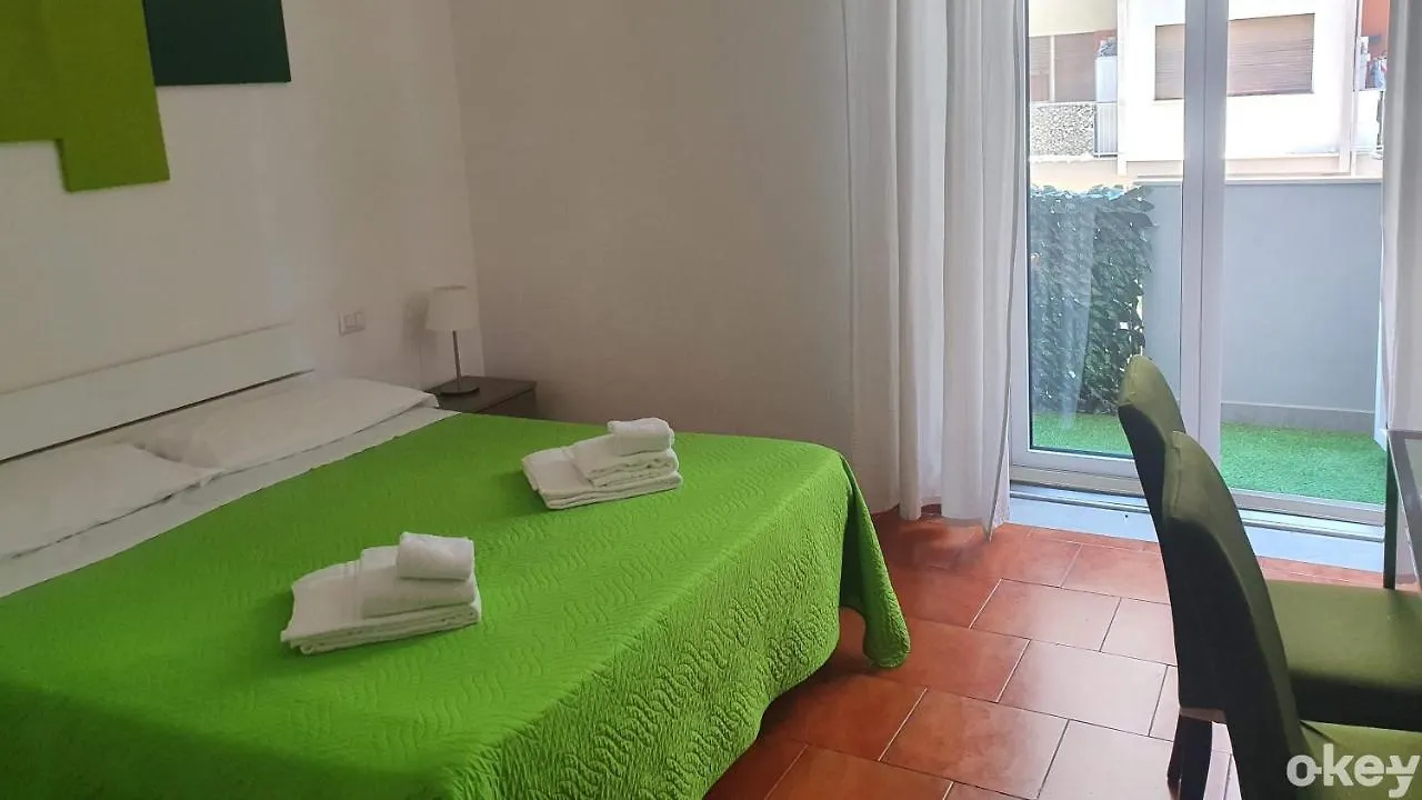 Primo Piano Guesthouse - Bari Policlinico Pensionat